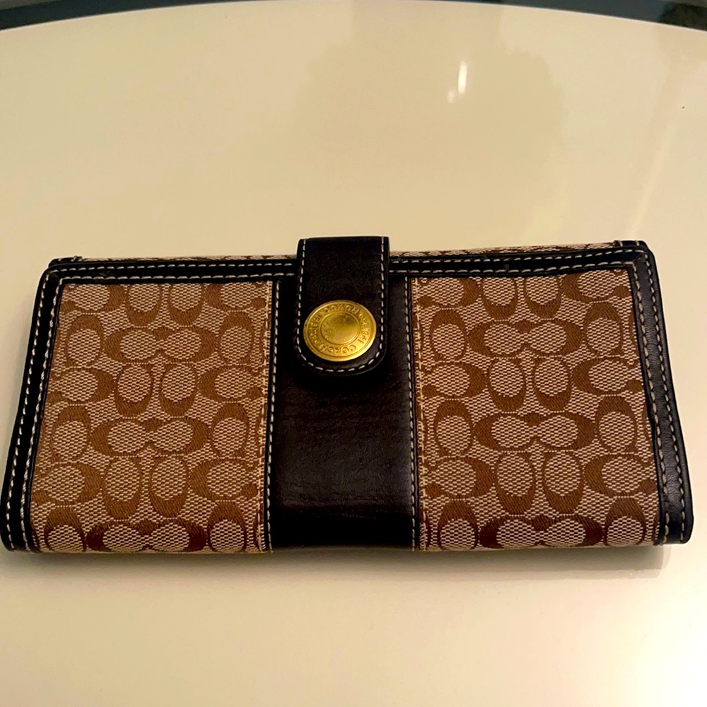 Pre loved Coach wallet